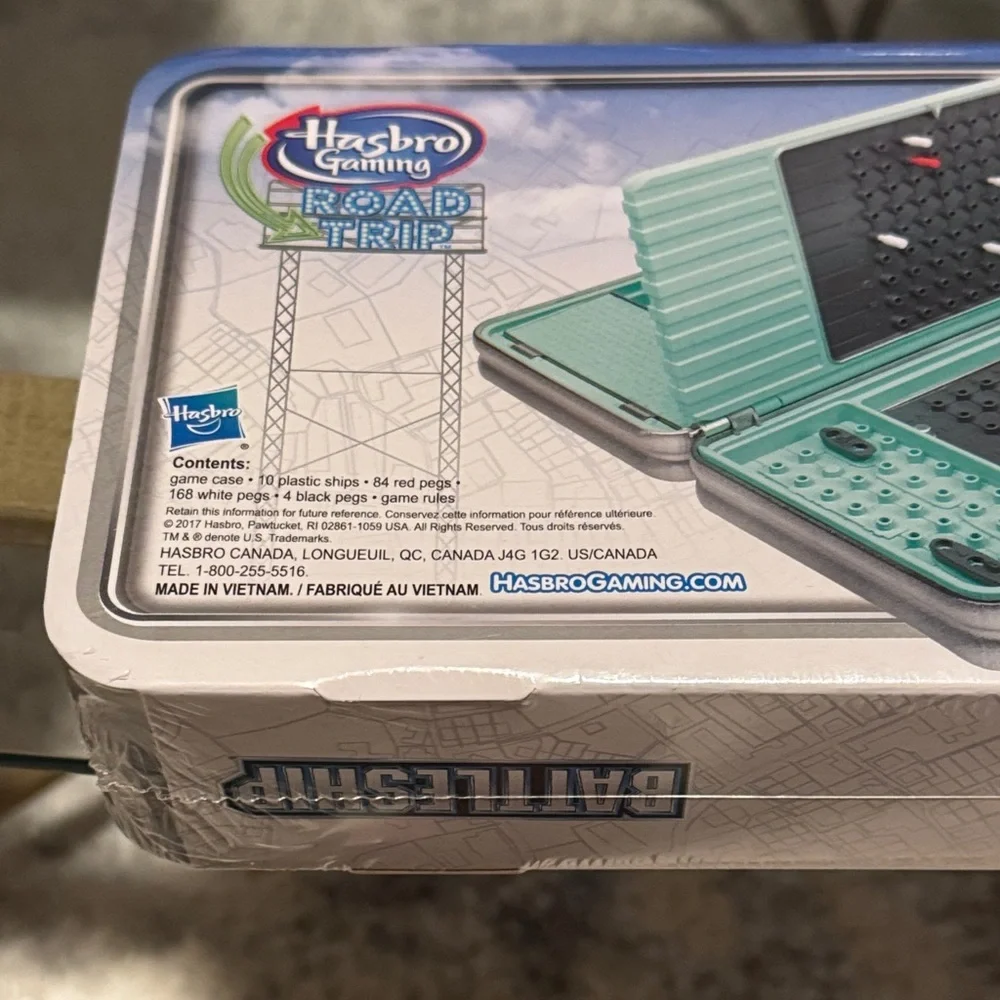 HASBRO GAMING ROAD TRIP * * BATTLESHIP * GAME with PORTABLE CASE NEW!